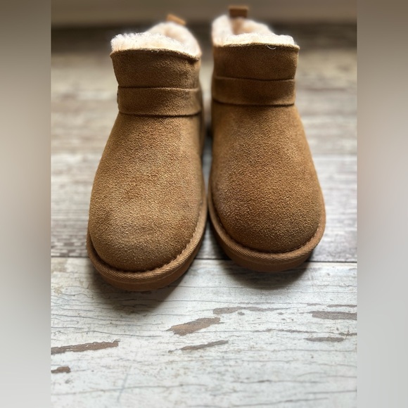 PAWZ Tan Kids Boots - Picture 2 of 4